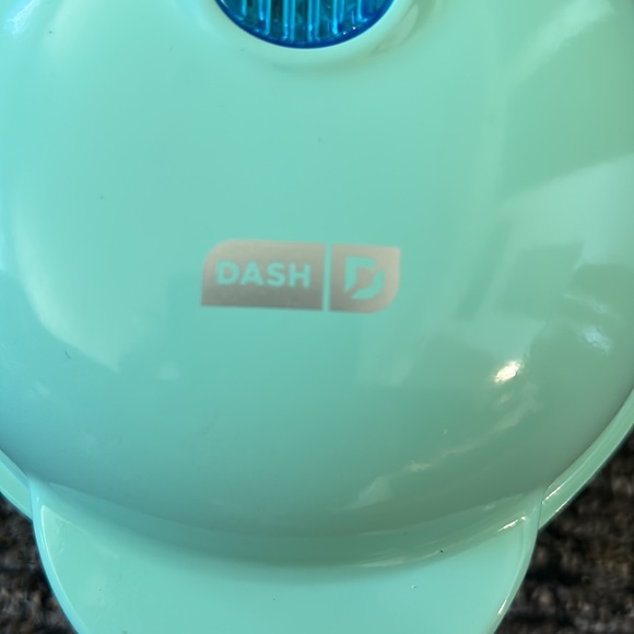 đź’ĄNEW MINI BUNDT CAKE MAKER | Color Aqua | Brand Dashđź’Ą - Picture 7 of 8
